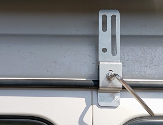 Ozroofracks | Mitsubishi Rosa Roof Racks
